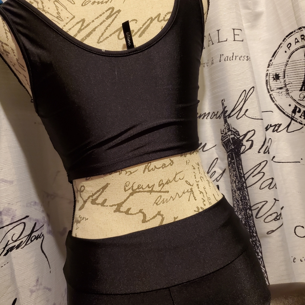 Athletic leisure wear pants and sport bra like top - Picture 4 of 6